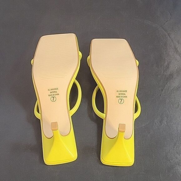 BRAND NEW SODA CANARY-S TWO-STRAP HEELED WOMEN"S SANDALS - Picture 9 of 12
